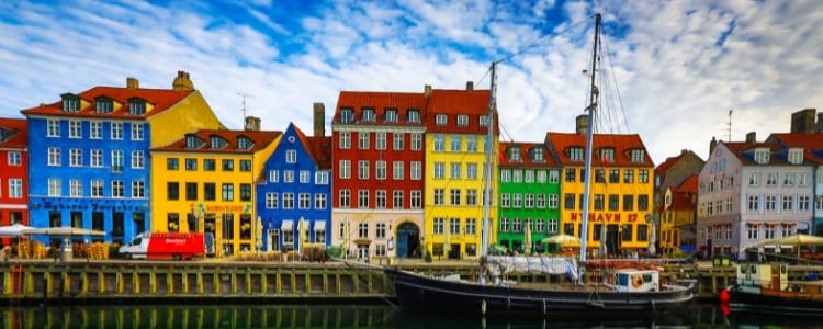 Reiseziel Dänemark - Kopenhagen und Nyhavn entdecken - Reisedoku und Bericht von dronezmeup