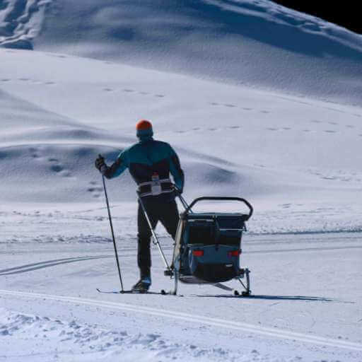 Langlauf im Wallis mit perfekt präparierter Loipe in winterlicher Alpenlandschaft - Gesundwanderer Magazin