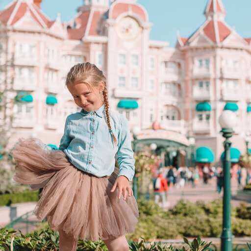 Magische Winter-Themenwelt in Disneyland Paris 2026 _ gesundwanderer.de Reiseinspiration