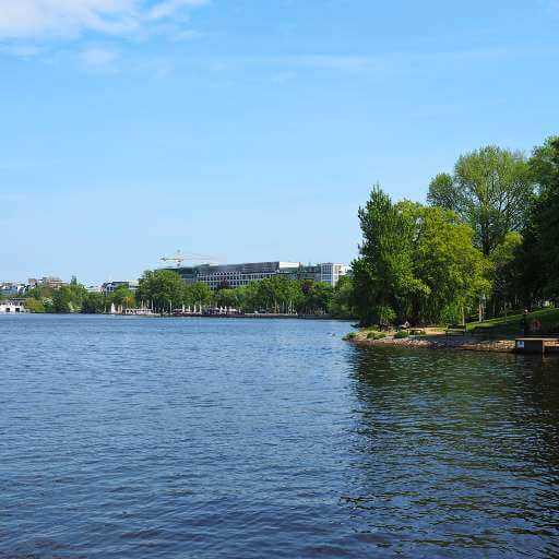 Hamburg Außenalster Spaziergang als klassischer Ausflug im Sommer-gesundwanderer.de