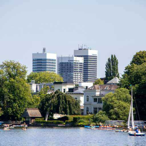 Hamburg Außenalster Spaziergang zwischen Wasser und Villen-gesundwanderer.de
